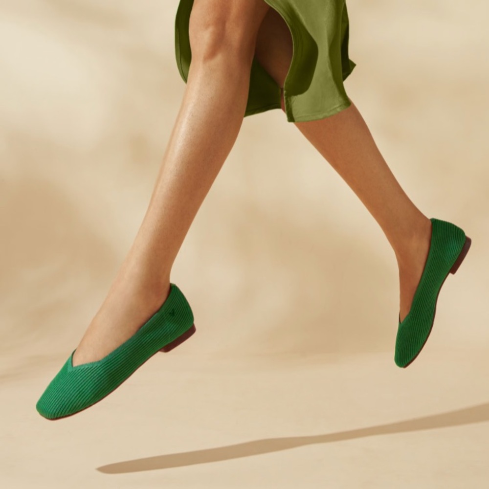 Vivaia Margot 2.0 Square-Toe V-Cut Forest Green Flats.‎ Size 41 EU/9.5 US.